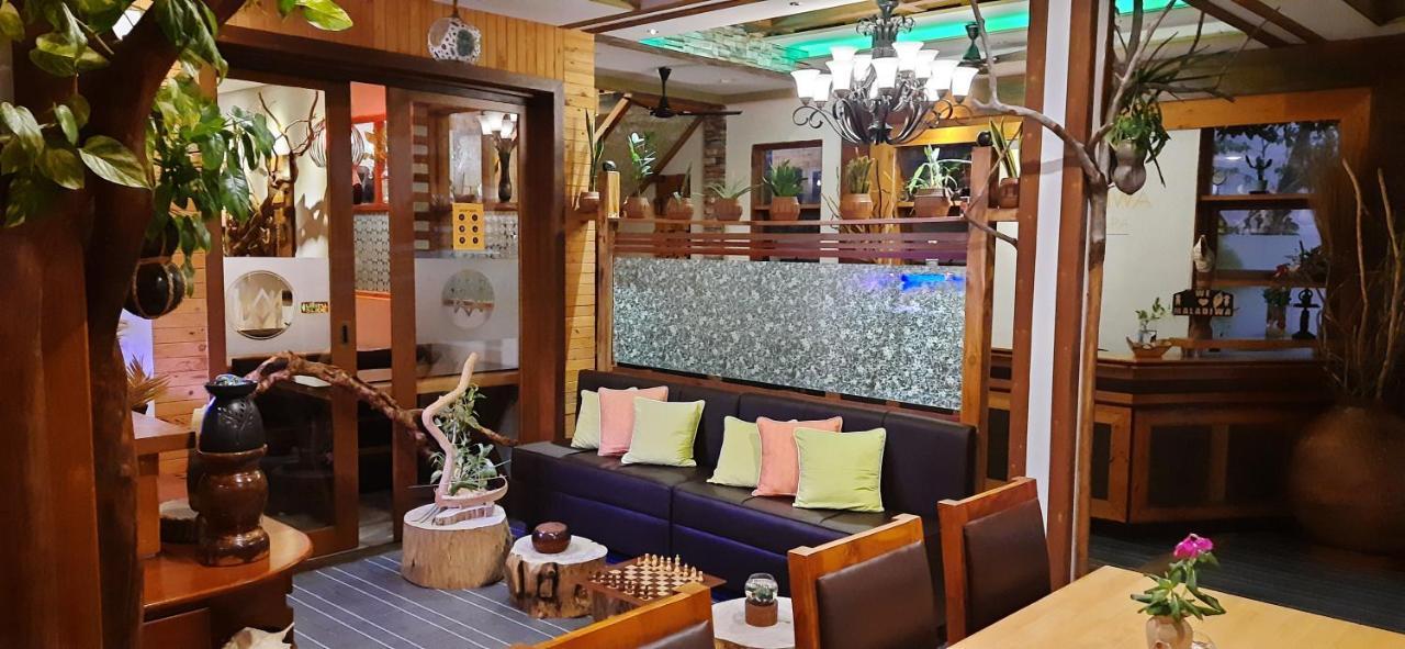 Maladiwa Beach & Spa Maafushi Exteriör bild