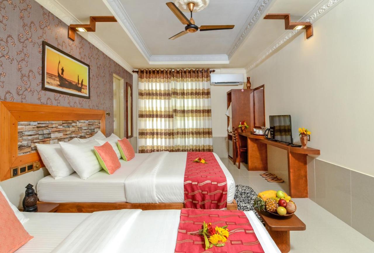 Maladiwa Beach & Spa Maafushi Exteriör bild