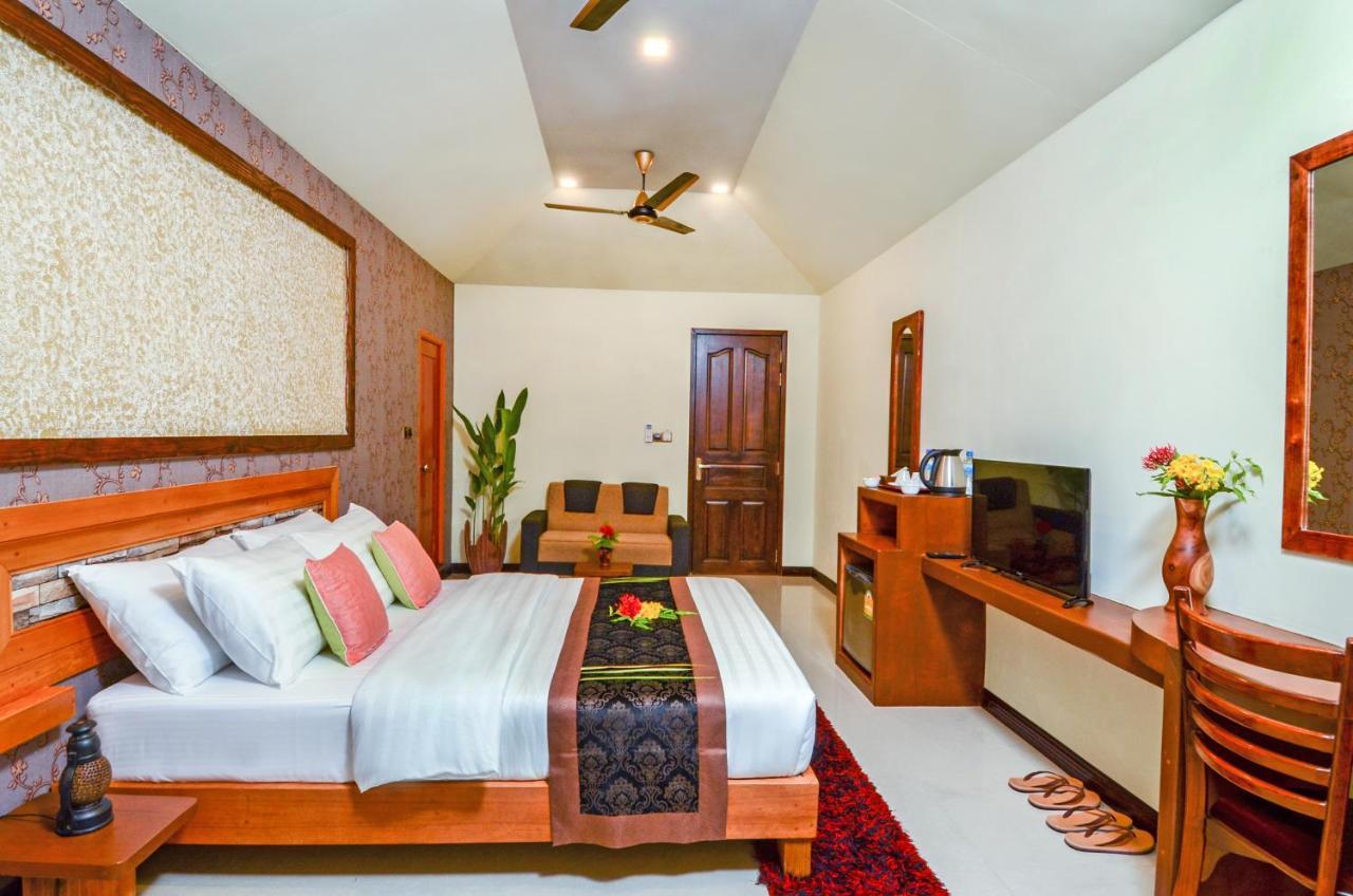 Maladiwa Beach & Spa Maafushi Exteriör bild